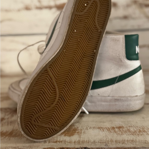 Nike White and Green High-Top Sneakers - Picture 2 of 2